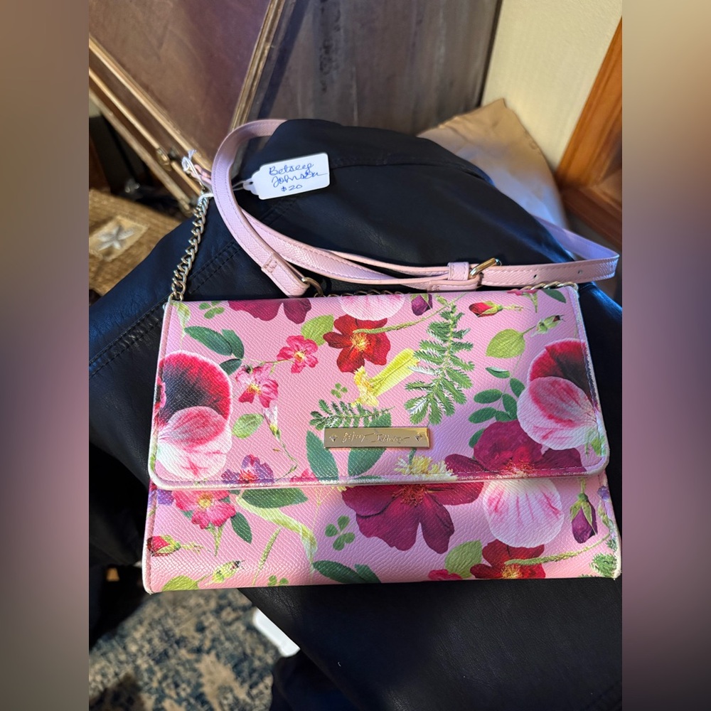 Betsey Johnson Pink Floral Crossbody Bag - Picture 2 of 10